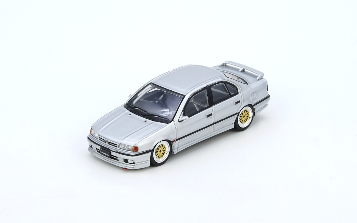 Nissan Primera P10 Silver Inno64 1:64, vista delantera