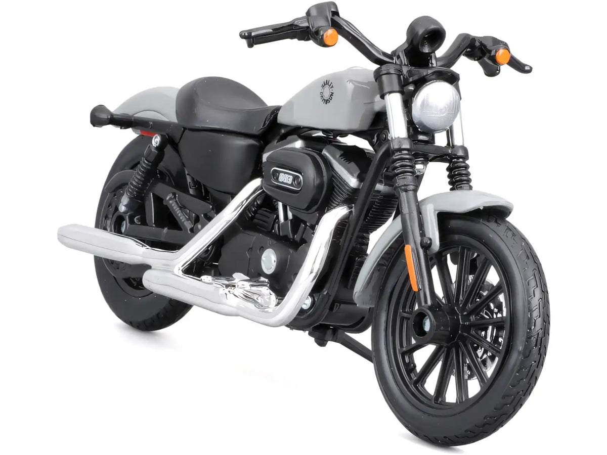 MAISTO 1/18 HARLEY-DAVIDSON SPORTSTER IRON 883 2022 (39360-22940)