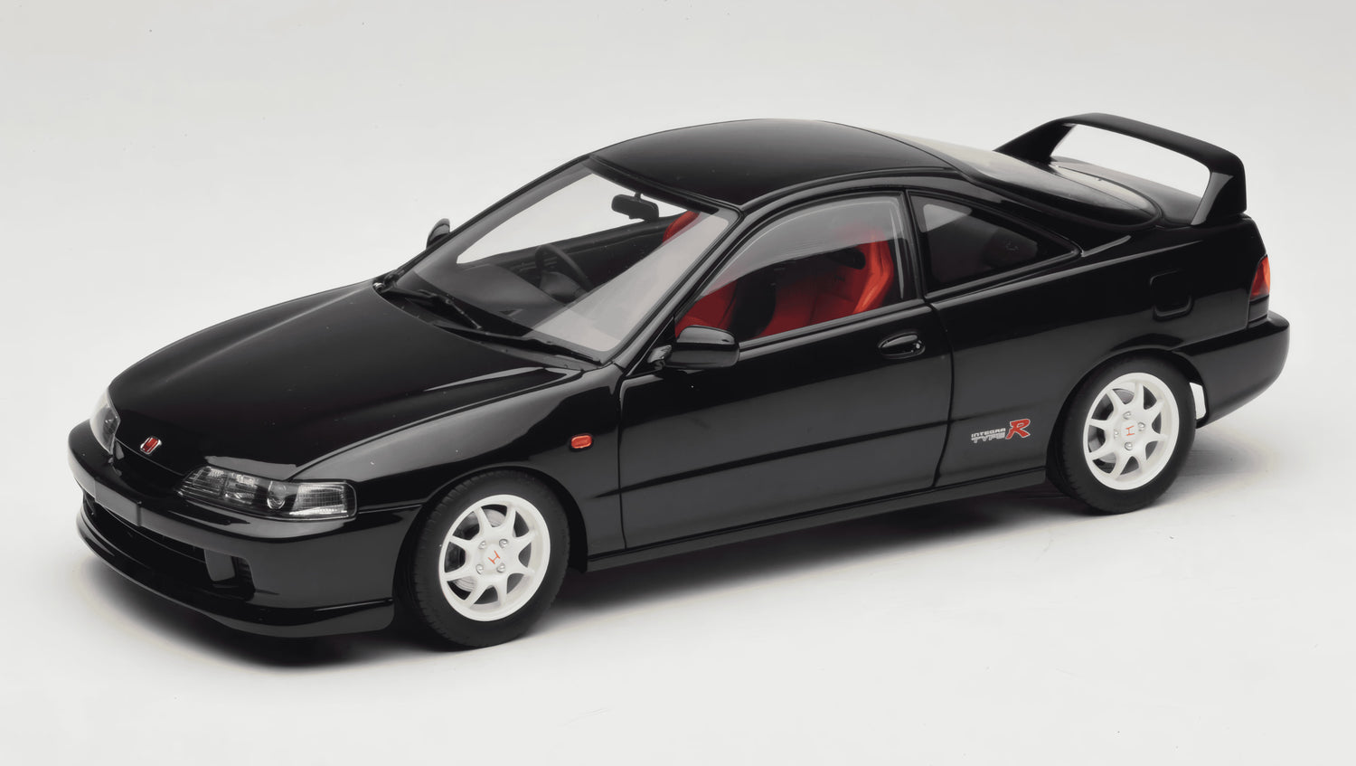 MOTORHELIX - 1/18 - HONDA - INTEGRA TYPE-R (DC2) 1997 - BLACK (M85203)