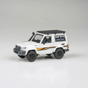 PARAGON 1/64 TOYOTA LAND CRUISER 71 70TH ANNIVERSARY 2023 WHITE LHD LC71 (PA-55567)