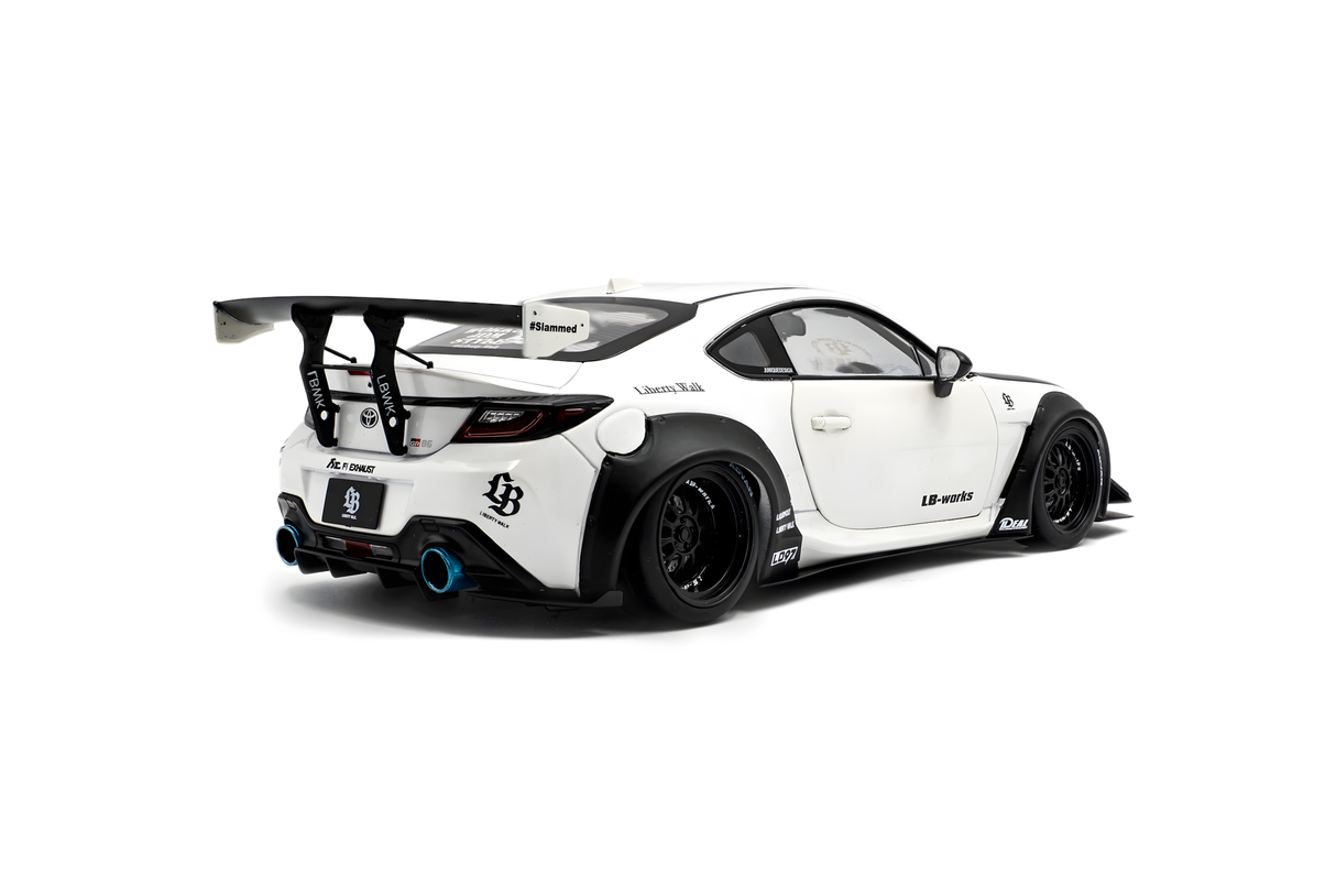 Solido 1:18 TOYOTA GR86 LBWK BODY KIT PEARL WHITE 2024 (S1813602)