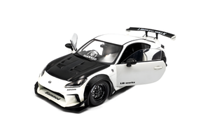 Solido 1:18 TOYOTA GR86 LBWK BODY KIT PEARL WHITE 2024 (S1813602)