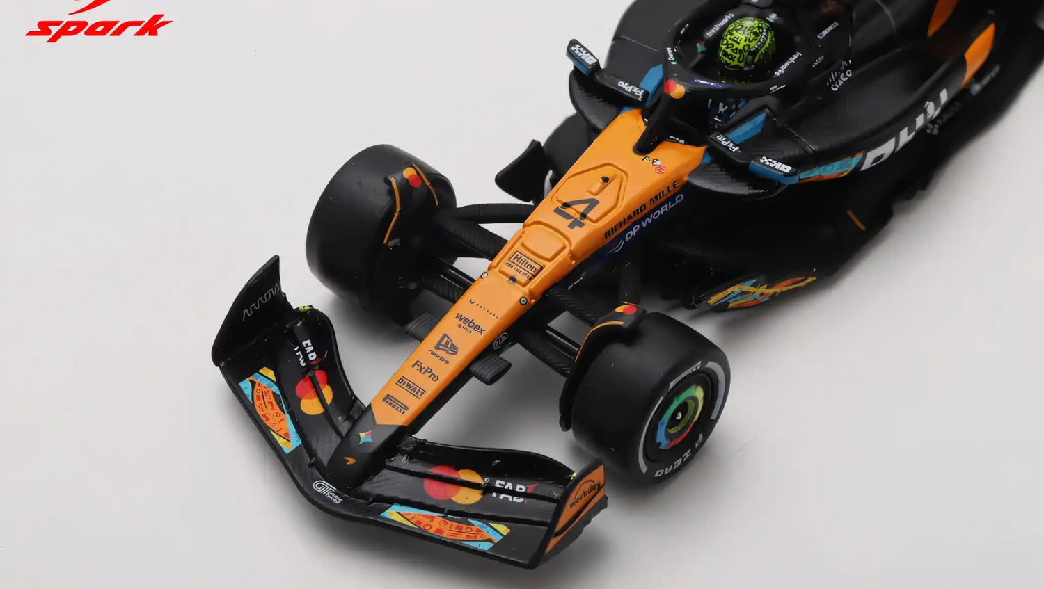 SPARK 1/64 McLAREN MCL39 #4 LANDO NORRIS WORLD CHAMPION ABU DHABI GP 2025 (64S078)