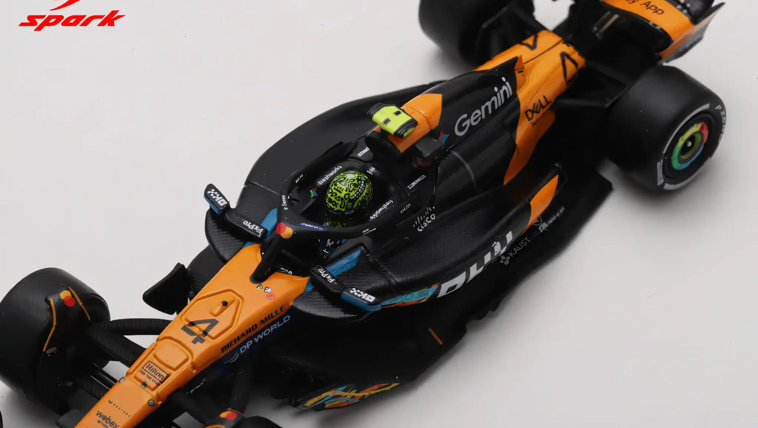 SPARK 1/64 McLAREN MCL39 #4 LANDO NORRIS WORLD CHAMPION ABU DHABI GP 2025 (64S078)