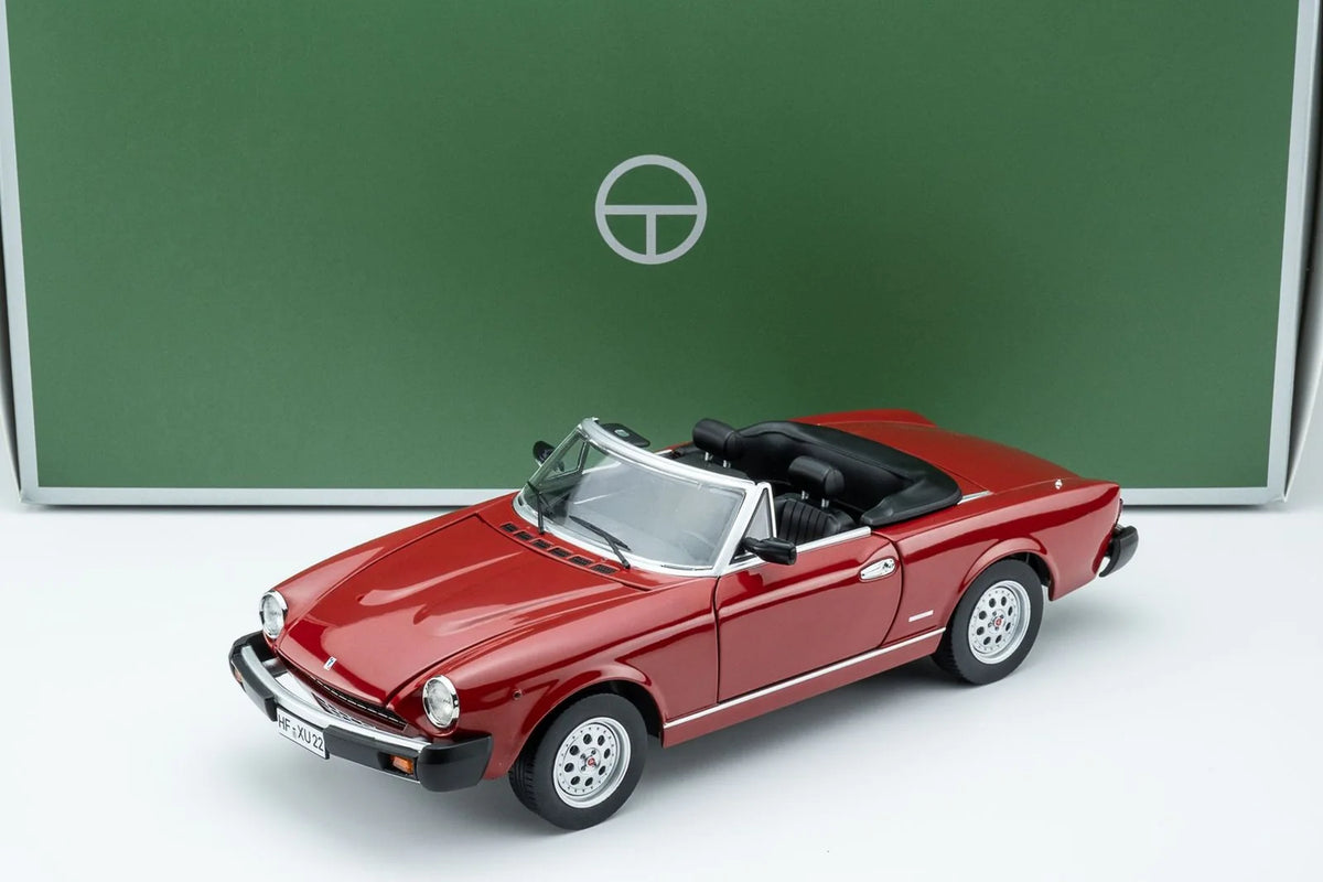 TOURING MODELCARS 1_18 Pininfarina Spidereuropa 1982 - rosso 18125000_16.webp